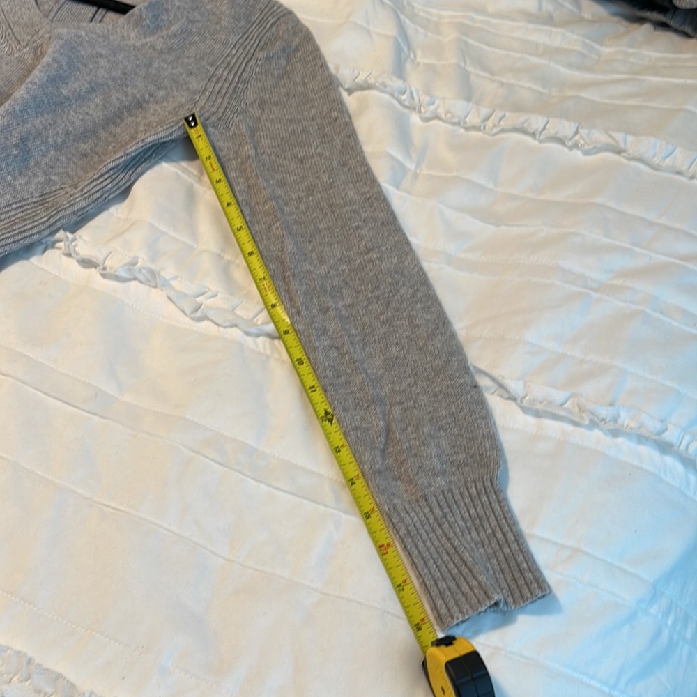 EUC Banana Republic Sweater- size small - Picture 6 of 8